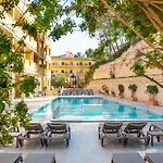 Flor Los Almendros Hotel